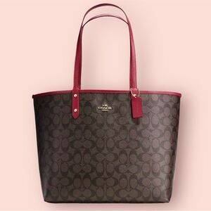 Coach Purse Reversible City Tote In Signature Canvas Like new with tags.Size M